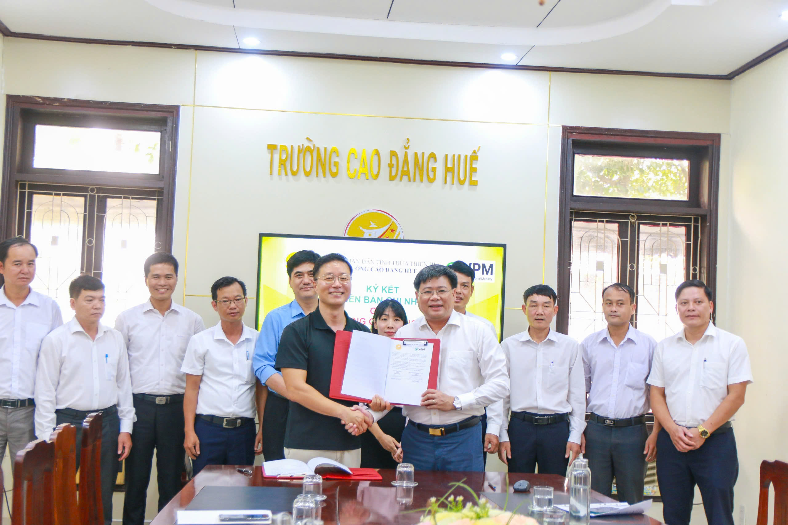 Trường Cao đẳng Huế ký kết hợp tác với Công ty VietPM (Hàn Quốc) về phát triển Nền tảng Di chuyển cá nhân Thông minh và Giao thông Xanh tại tỉnh Thừa Thiên Huế